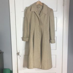 Vintage tan wool woman’s swing coat size 10-11?